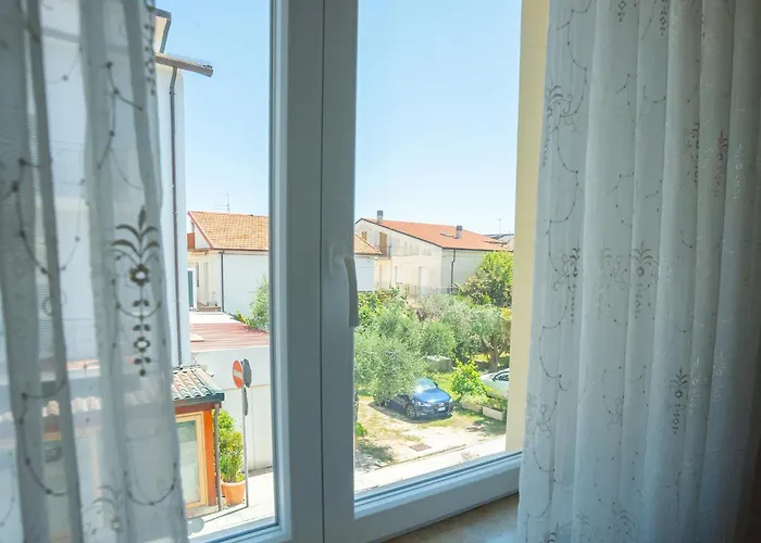 Apartamento Quadrilocale Con Aria Condizionata E Posto Auto A Due Passi Dal Mare