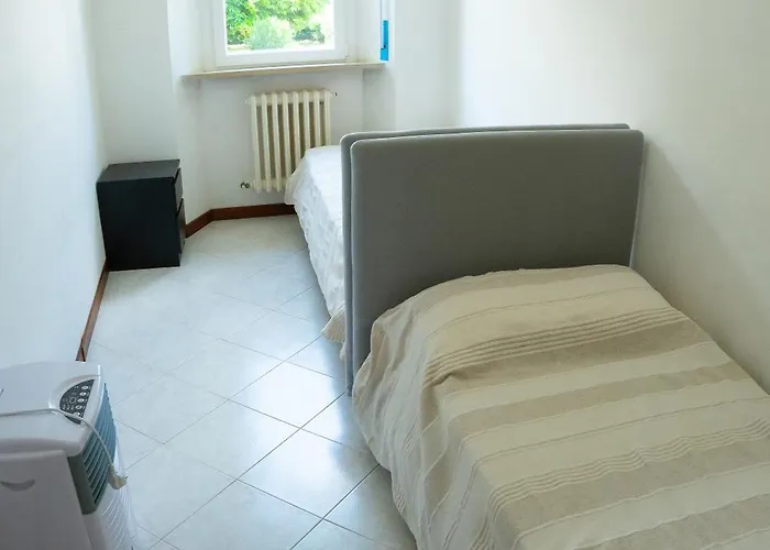 Apartamento Quadrilocale Con Aria Condizionata E Posto Auto A Due Passi Dal Mare *